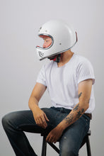 Load image into Gallery viewer, COMMANDO LUXURY HELMET (White)